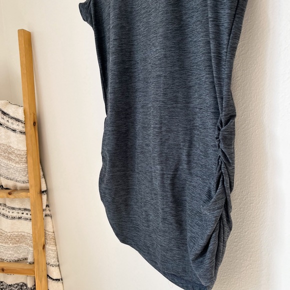 New Balance Ruched Long Workout T-Shirt - Picture 4 of 5